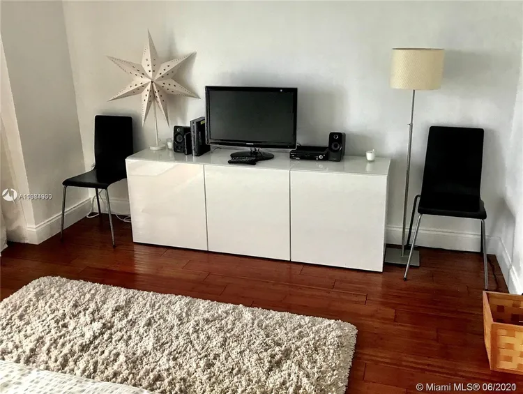 Ten Thousand Plaza #622 image #13