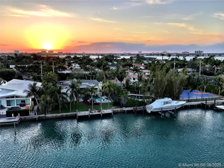 Ten Thousand Plaza #622 image #16