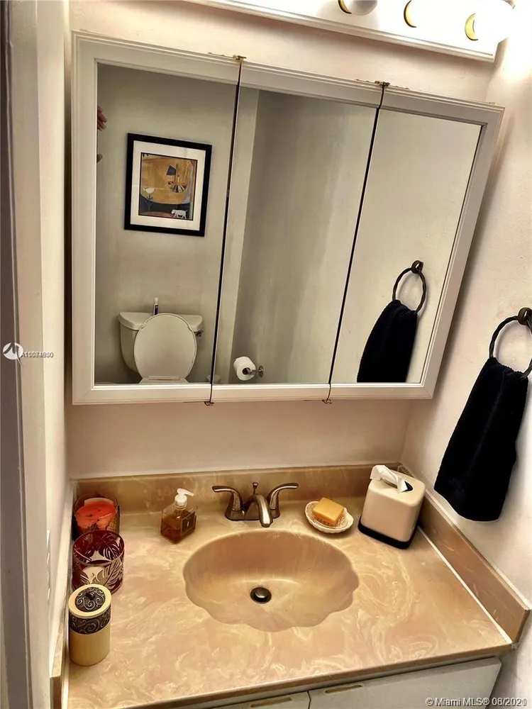 Ten Thousand Plaza #622 image #8