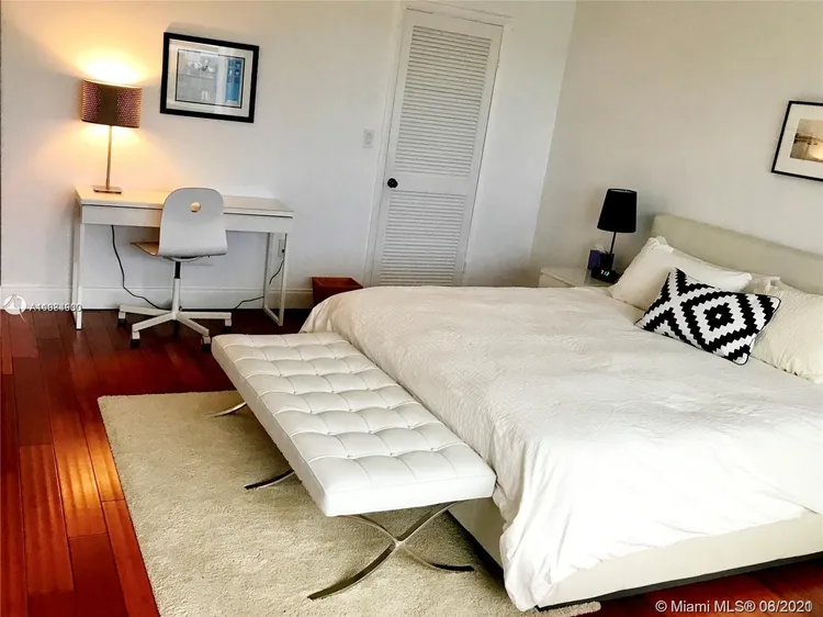 Ten Thousand Plaza #622 image #9