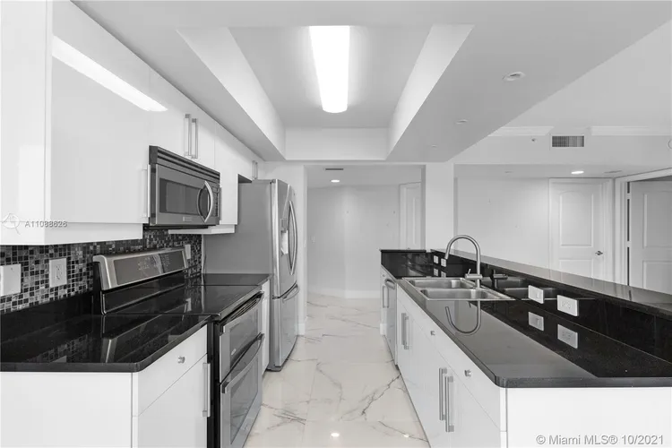 South Tower at the Point #2701 image #13