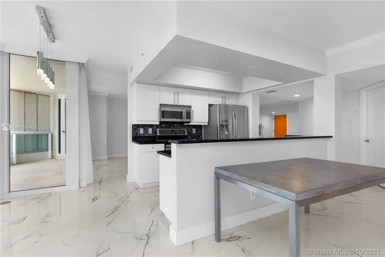 South Tower at the Point #2701 image #15