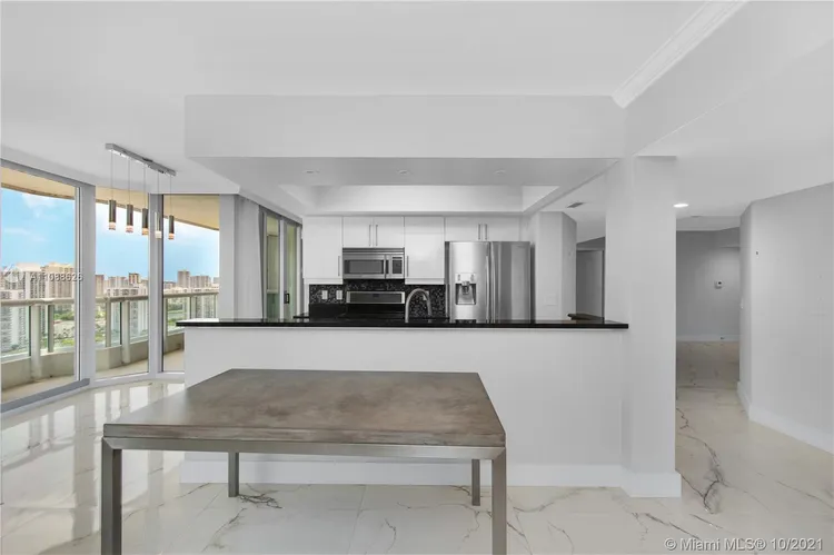 South Tower at the Point #2701 image #17