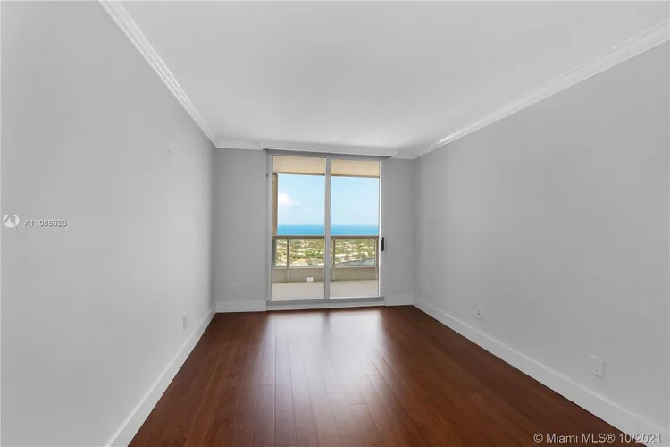 South Tower at the Point #2701 image #33