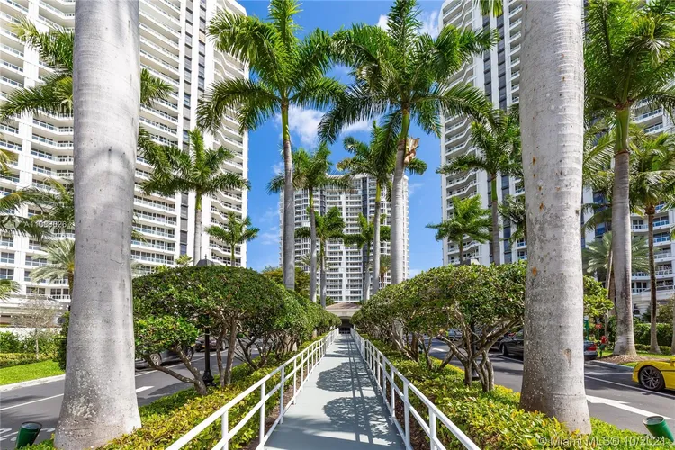 South Tower at the Point #2701 image #50