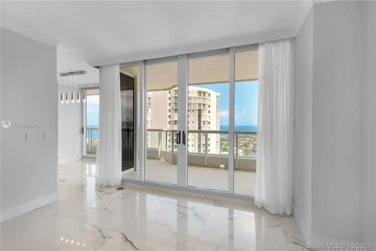 South Tower at the Point #2701 image #7