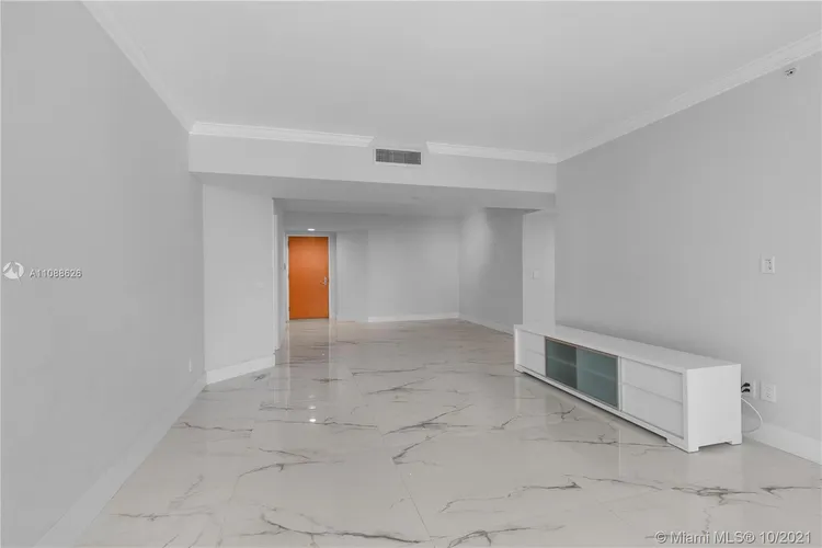 South Tower at the Point #2701 image #8