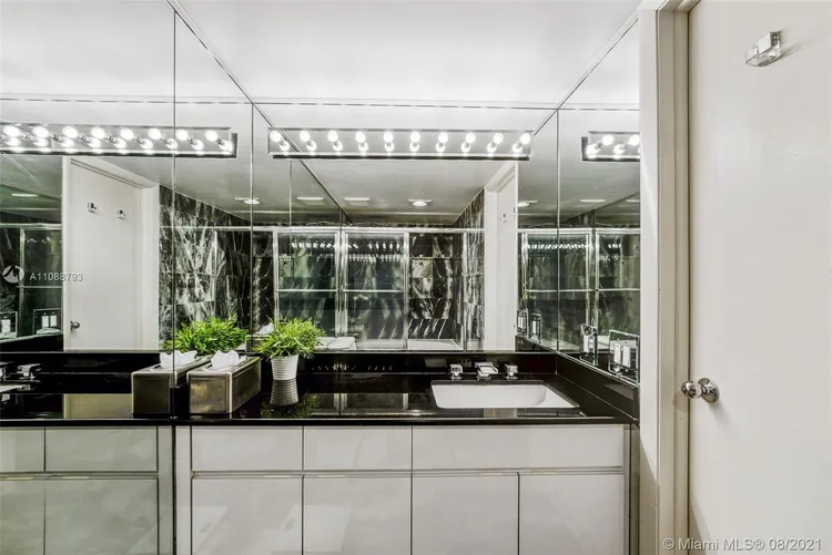 Atlantis on Brickell #PH06 image #29