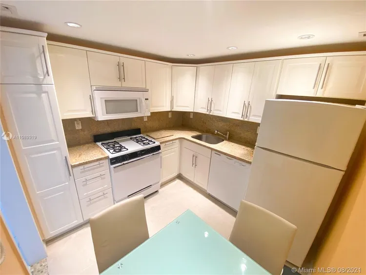 Parker Plaza Estates #903 image #7