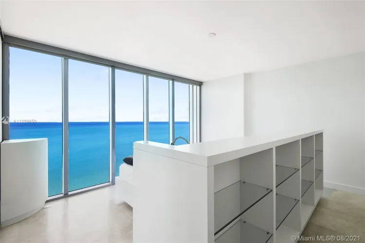 Carillon Condo North Tower #2404 image #10