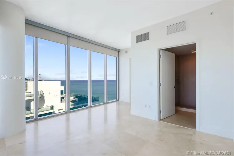 Carillon Condo North Tower #2404 image #15