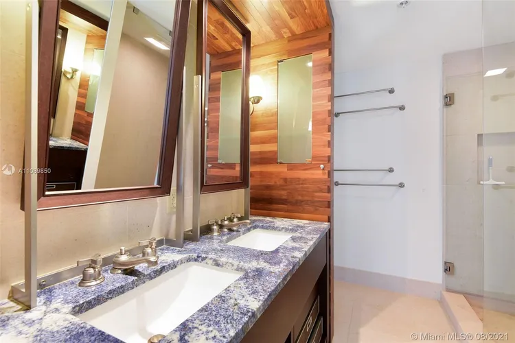 Carillon Condo North Tower #2404 image #16