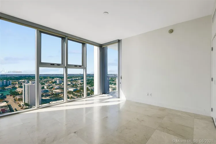 Carillon Condo North Tower #2404 image #17
