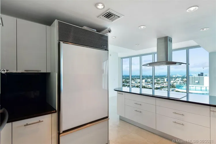 Carillon Condo North Tower #2404 image #6