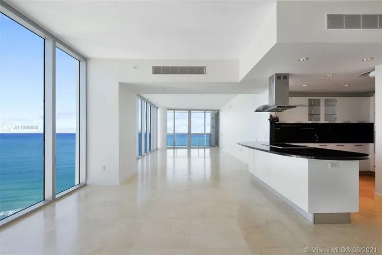 Carillon Condo North Tower #2404 image #8