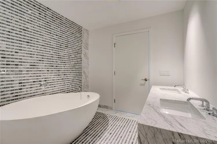 Elysee Miami #3702 image #22