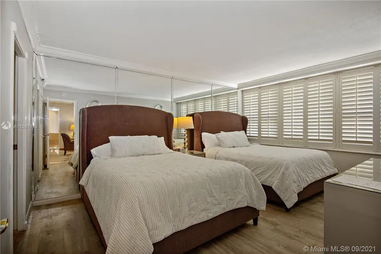 The Alexander #717 image #6