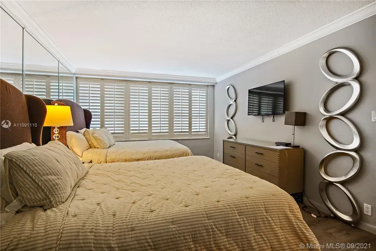 The Alexander #717 image #7