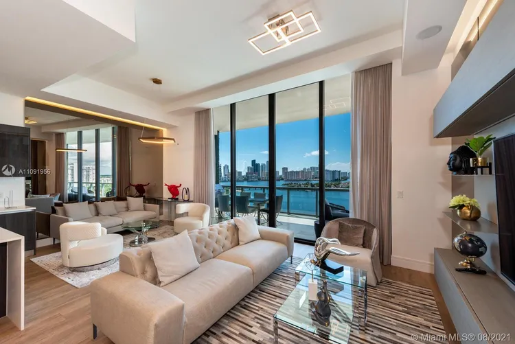 Echo Aventura #UPH11 image #7