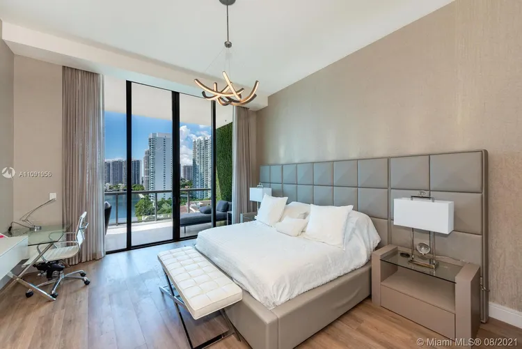 Echo Aventura #UPH11 image #8