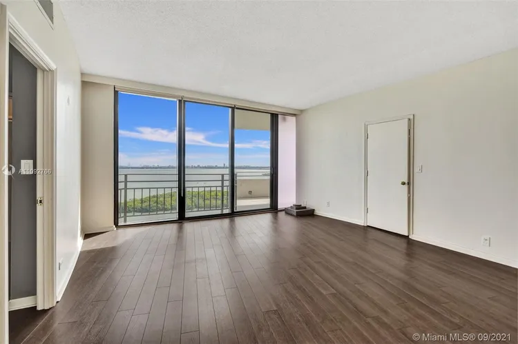 Palm Bay Towers #23N image #10