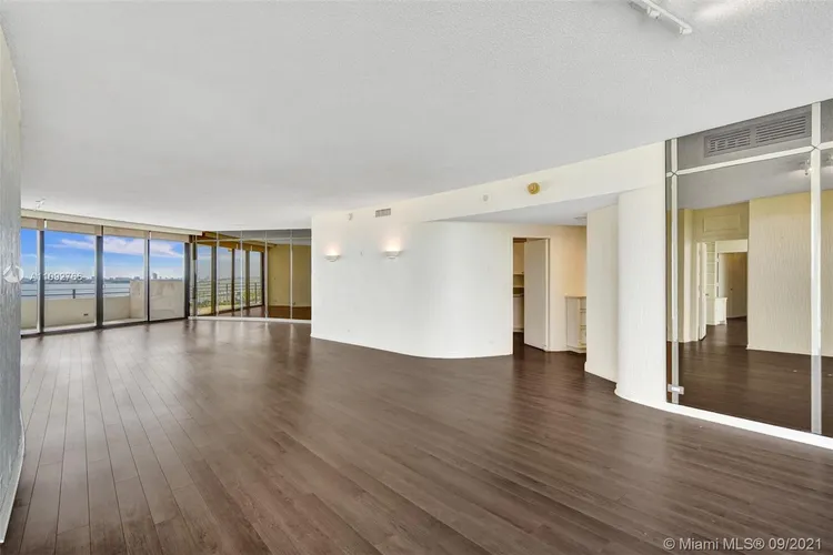 Palm Bay Towers #23N image #12