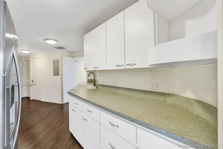 Palm Bay Towers #23N image #35