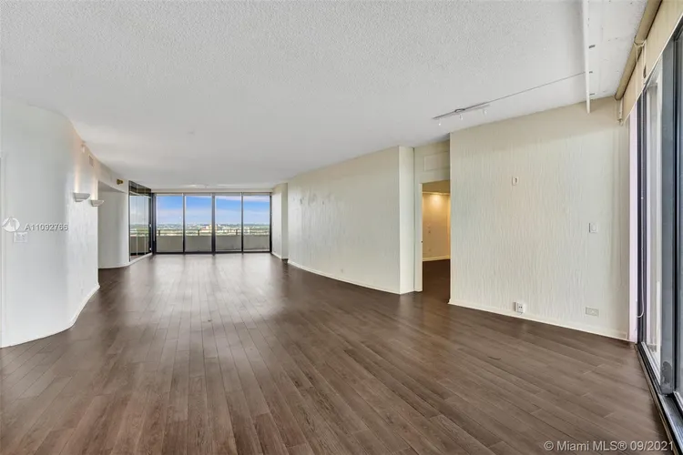 Palm Bay Towers #23N image #36