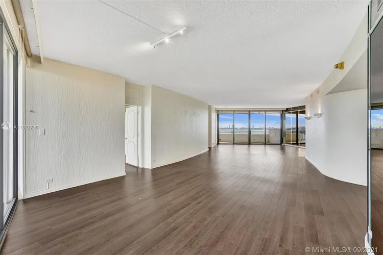 Palm Bay Towers #23N image #38