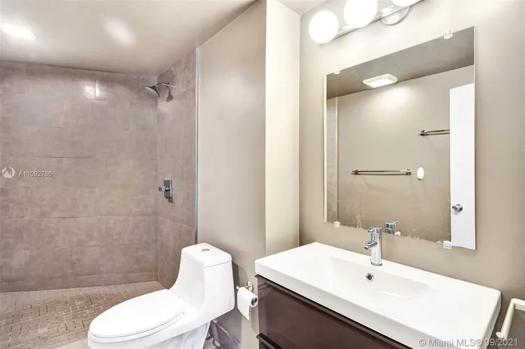 Palm Bay Towers #23N image #9