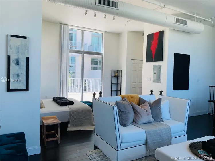 The Lofts at Hollywood Station #105 image #10