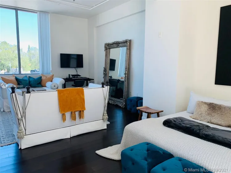 The Lofts at Hollywood Station #105 image #12