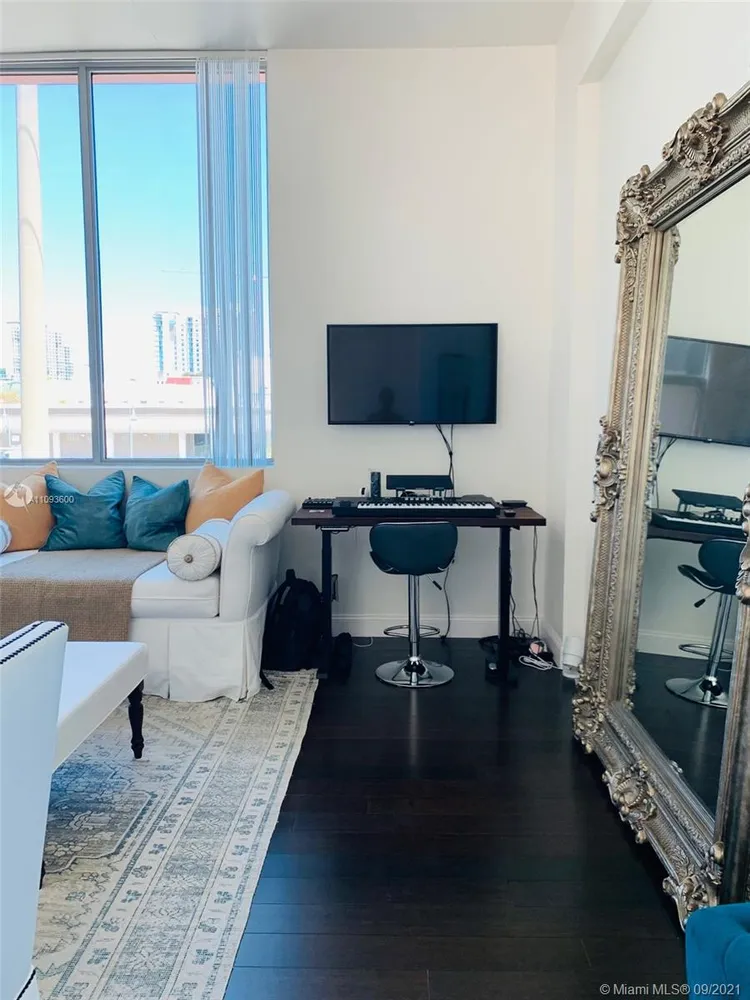 The Lofts at Hollywood Station #105 image #15