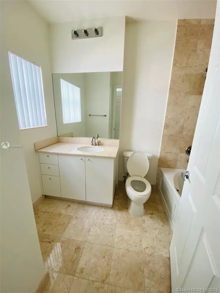 The Lofts at Hollywood Station #105 image #16