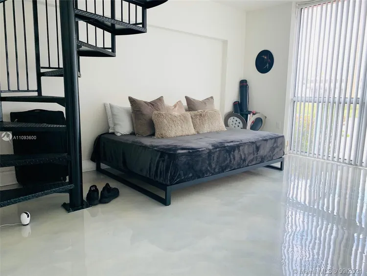 The Lofts at Hollywood Station #105 image #23