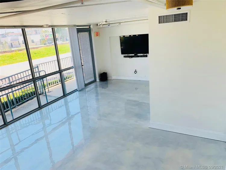 The Lofts at Hollywood Station #105 image #29