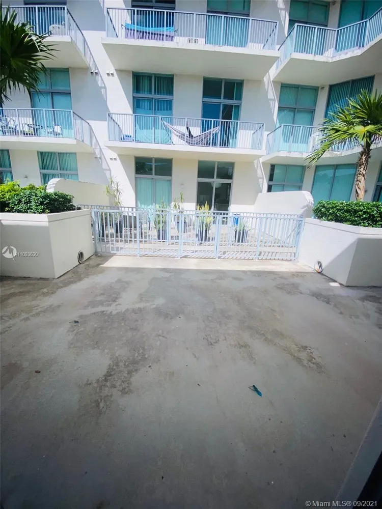 The Lofts at Hollywood Station #105 image #31