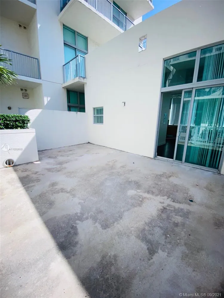 The Lofts at Hollywood Station #105 image #32