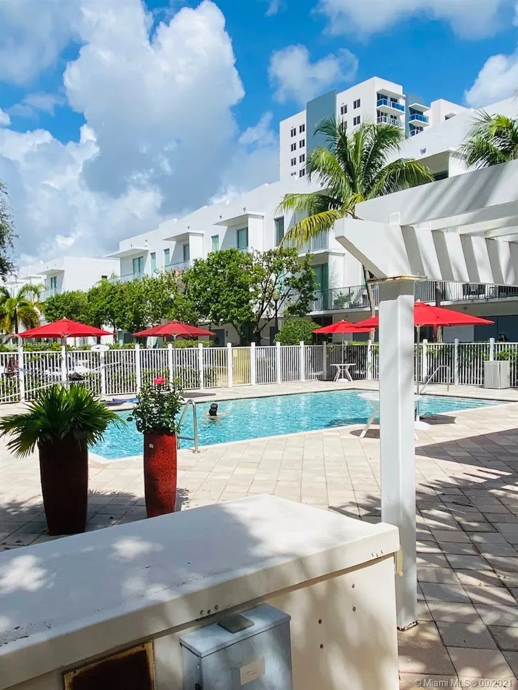 The Lofts at Hollywood Station #105 image #33