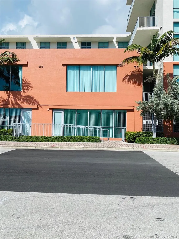 The Lofts at Hollywood Station #105 image #35