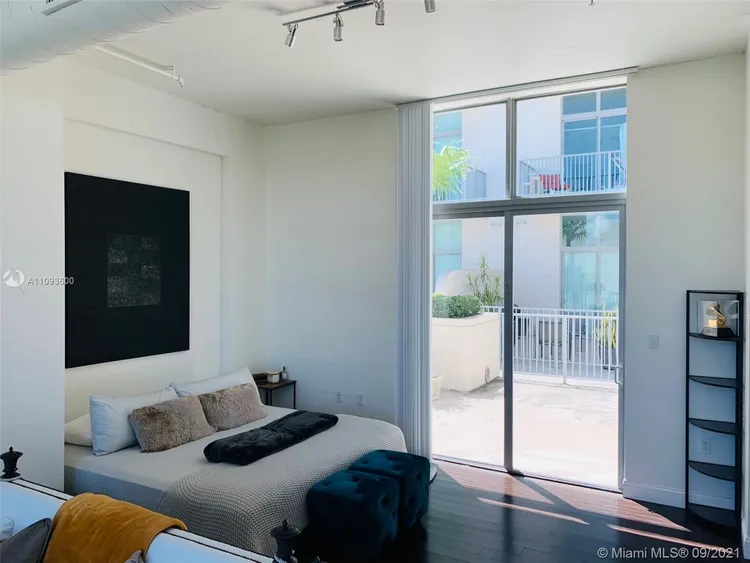 The Lofts at Hollywood Station #105 image #9