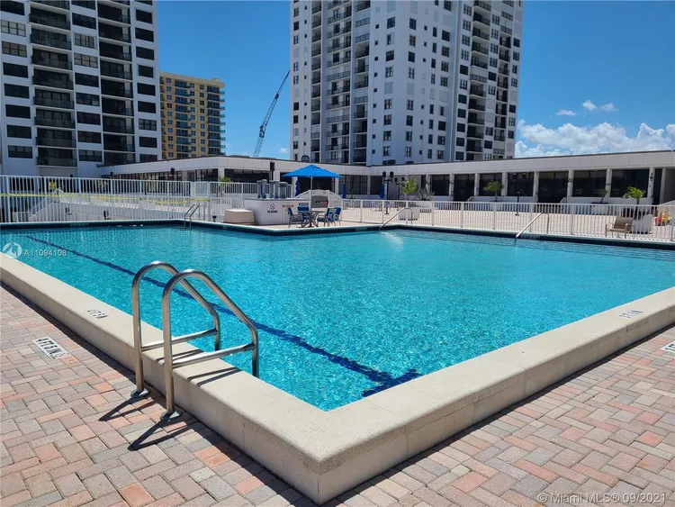 Valencia at Quadomain #503 image #12