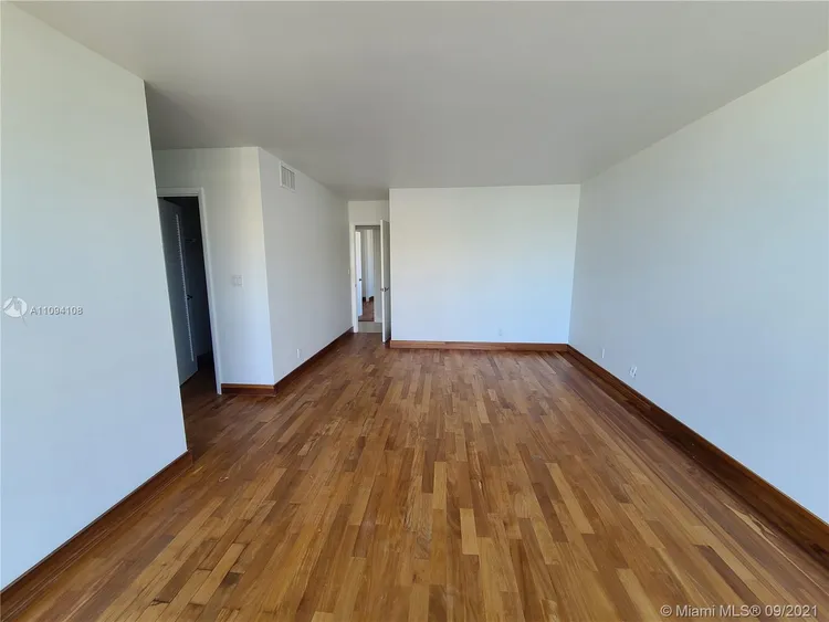 Valencia at Quadomain #503 image #7