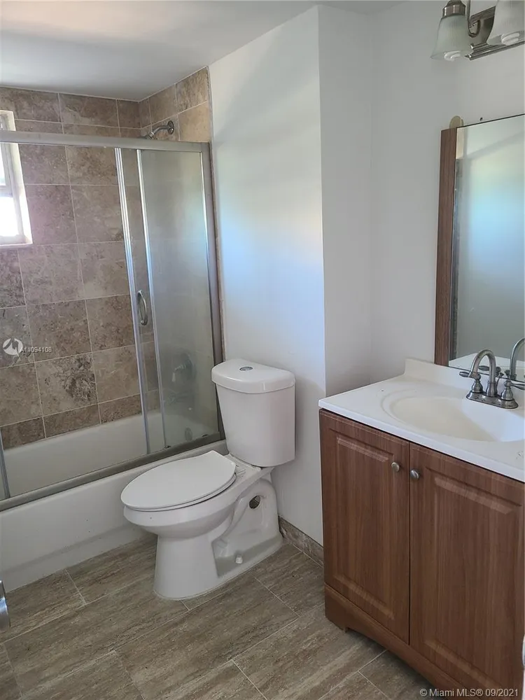 Valencia at Quadomain #503 image #8