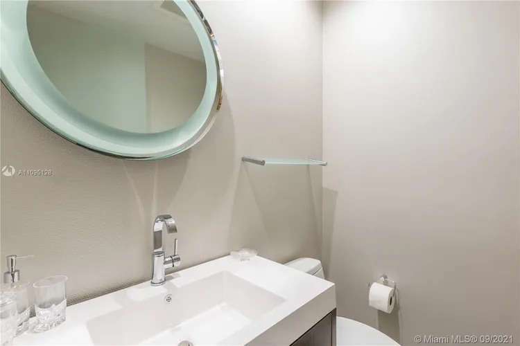 The Four Seasons Residences #45D image #10