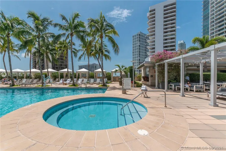 The Four Seasons Residences #45D image #24