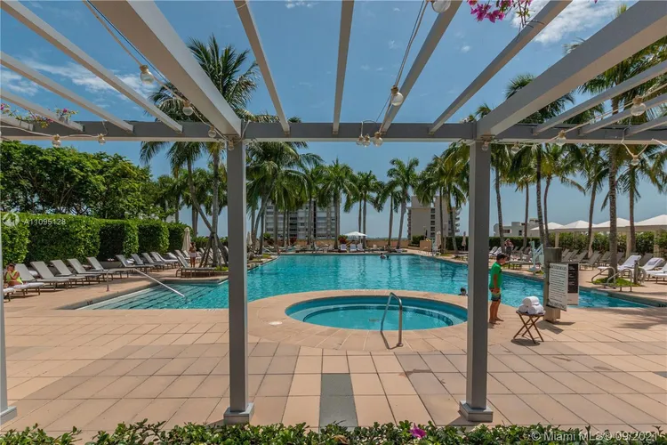 The Four Seasons Residences #45D image #26