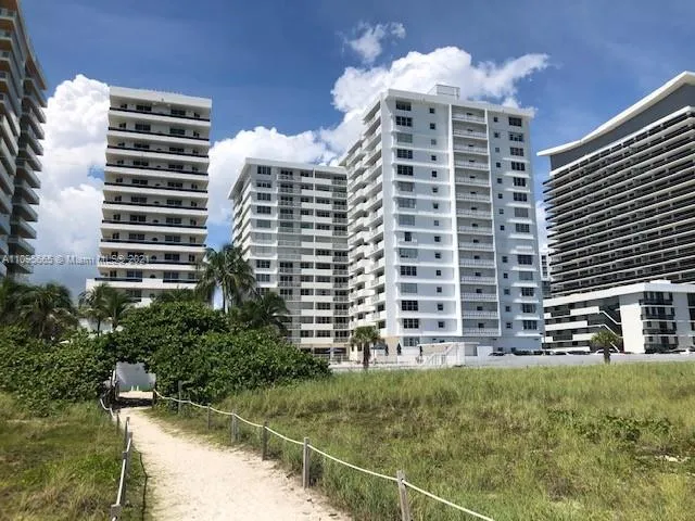 Corinthian Condo #4A image #27