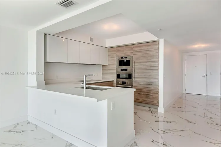 Parque Towers #5-1904 image #19