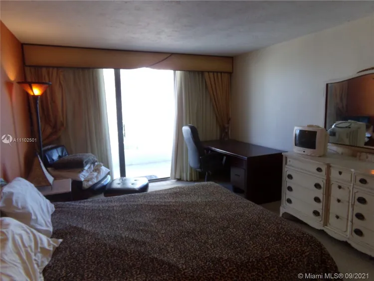 The Venetia #15G image #10